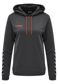 Felpa con cappuccio di colore grigio scuro in tessuto strutturato. Presenta cordini arancioni, un logo sul petto e dettagli laterali a fantasia.
