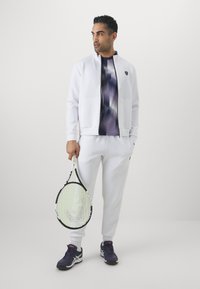 EA7 Emporio Armani TENNIS PRO TEE GRAPHIC - Camiseta deportiva - fancy violet