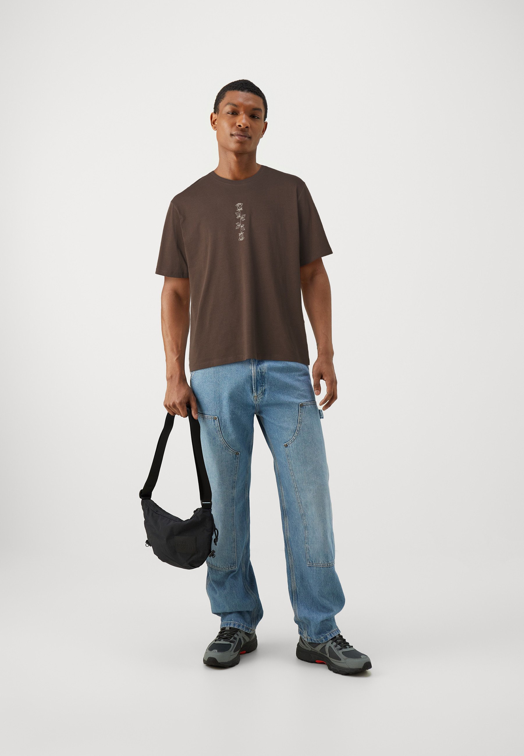 Jack & Jones JJWOLFIE 5 PACK - T-shirt z nadrukiem/ciemnobrązowy