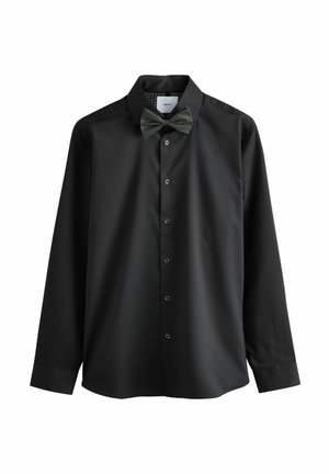 Cămașă neagră cu mânecă lungă, cu închidere prin buton și un papion cu model. Materialul pare neted, având un guler și manșete structurate.