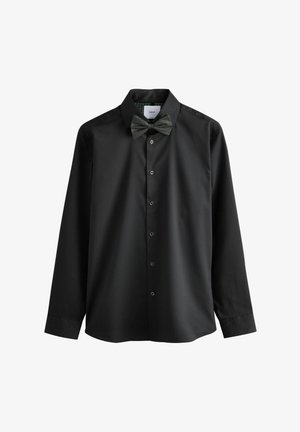 Cămașă neagră cu mânecă lungă, cu închidere prin buton și un papion cu model. Materialul pare neted, având un guler și manșete structurate.