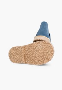 Pisamonas CHUKKA - Bottines - azulón