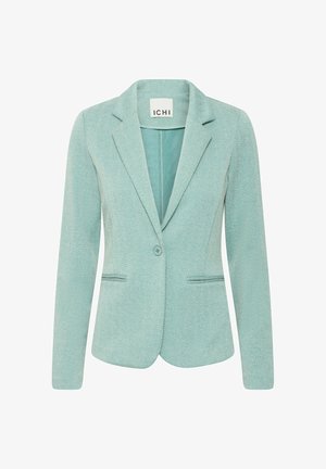 Blazer en bleu clair à motif chevron, avec une fermeture à un bouton, deux poches avant et un design à revers.