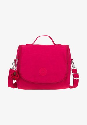 Borsa a tracolla rosa con chiusura a zip, tessuto testurizzato, design piatto, tracolla rimovibile, portachiavi decorativo e logo circolare sul fronte.
