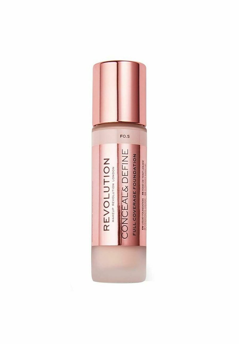 Revolution Conceal & Define full coverage foundation i en klar flaska med en frostad nedre del och ett glänsande roseguld lock. Nyans FO.5.