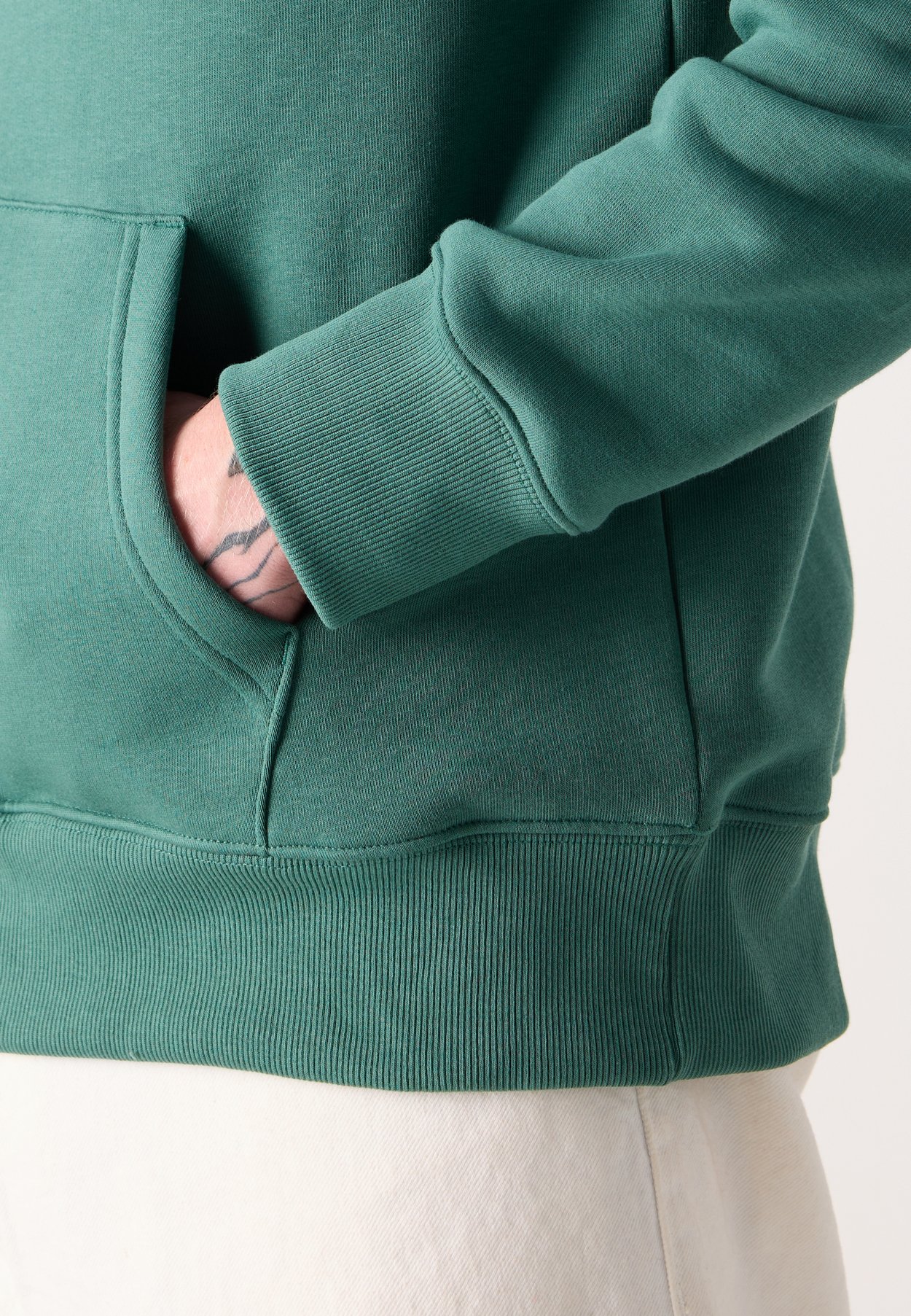 GRAPHIC HOODIE