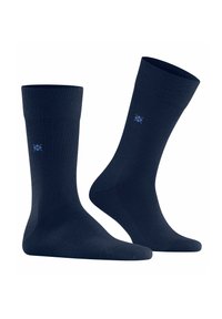 Calcetines de algodón azul marino con puños acanalados, talón y puntera reforzados, y un pequeño detalle de logotipo azul. Textura suave y longitud a la altura de la mitad de la pantorrilla.