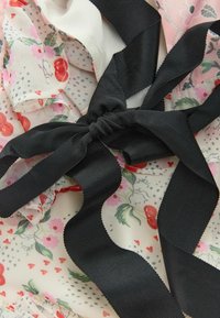 REGULAR FIT - RUFFLES - Rochie maxi - pink cherry bunches