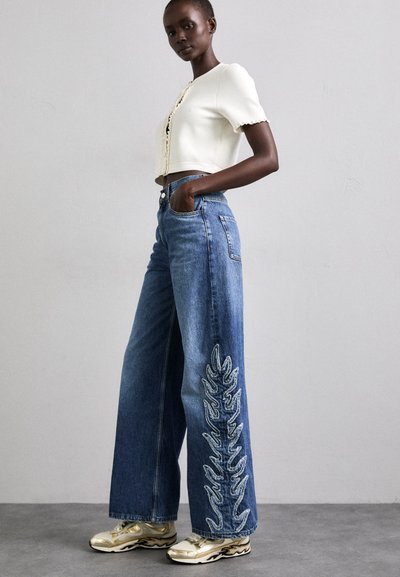 sandro FIRE - Τζιν χαλαρής εφαρμογής - bleu jean clair