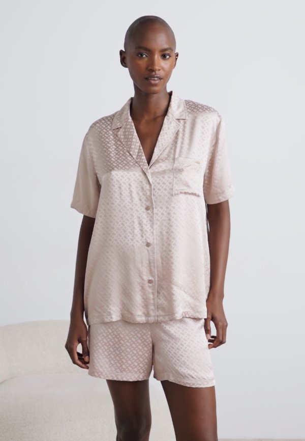 MONOGRAM SHORT SET - Pyjama set - light beige3