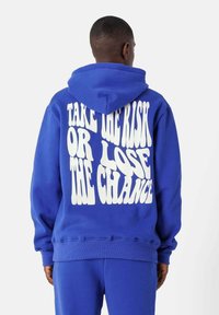 Unselected, dark blue