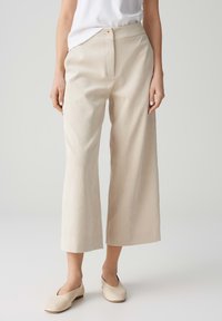 OPUS HIGH RISE CROPPED WIDE FIT - Pantaloni - natural glaze