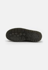 Dr. Martens RAMSEY QUAD MONK UNISEX - Belebújós cipők - black smooth