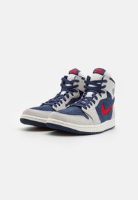 Jordan AIR JORDAN 1 ZOOM CMFT 2 granatowy