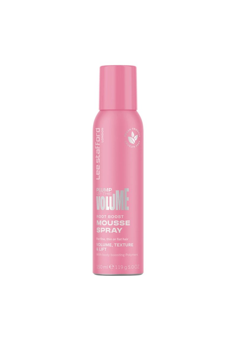 Roze spuitbus met een afgeronde bovenkant, gelabeld "Plump Up the Volume Root Boost Mousse Spray." Bevat zilveren tekst en logo voor cruelty-free.