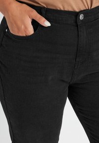 Yours Clothing MOM - Jeans slim fit - black