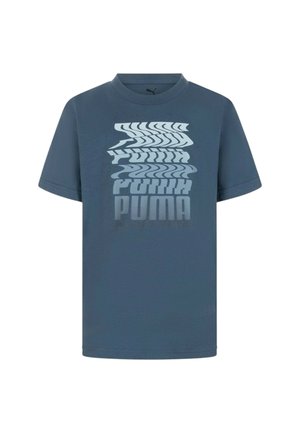 T-shirt in cotone blu con maniche corte, caratterizzato da una grafica ondulata multi-tono del nome del marchio "PUMA" in diverse dimensioni e stili.