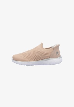 Helle rosa Slip-On-Schuhe mit einem gestrickten Obermaterial, strukturiertem Muster und einer weißen Gummisohle mit einem Silberakzent an der Ferse.
