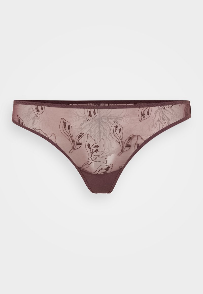 String en dentelle bourgogne avec un motif floral transparent, une taille lisse et des détails délicats pour un design léger et féminin.