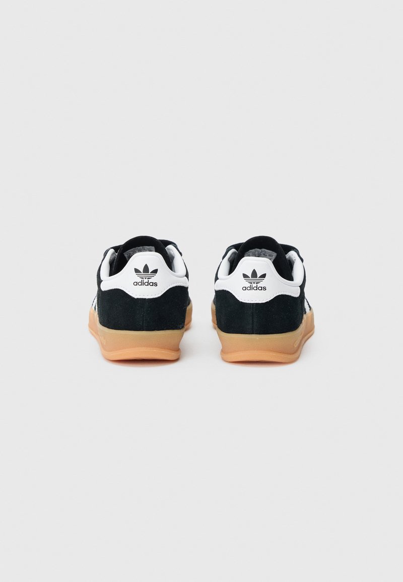 adidas Originals GAZELLE INDOOR C UNISEX - Trainers - core black/white/gum/ black - Zalando.co.uk