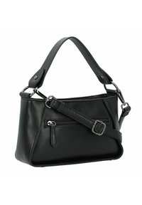 Bolso de mano de cuero negro con un diseño estructurado, que cuenta con un asa corta, una correa ajustable, un bolsillo frontal con cremallera y detalles metálicos.