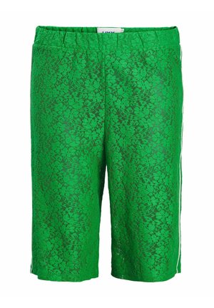 Žalios nėrinių šortai su gėlių raštu, elastinga juostos juosta ir šoninėmis juostelėmis. Lengvas, kelio ilgio dizainas, tinkantis šiltam orui.