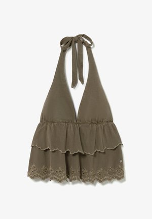 Top sin mangas con cuello halter en V profundo, bajo con volantes en capas y bordado floral en tela de color verde oliva apagado.
