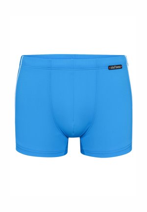 Helleblaue Herren-Badehose mit quadratisch geschnittenen Beinen und einem kleinen schwarzen "olaf benz" Etikett auf der rechten Seite des Bunds.