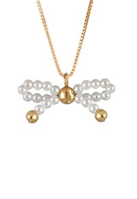 Guldkæde med en bueskik formet af hvide perler, med guld-accenter i midten og ved enderne, som fremhæver en glat, blank finish.