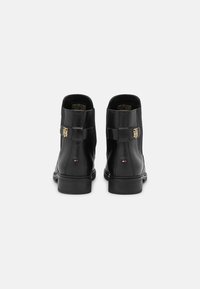 Tommy Hilfiger Botines - black