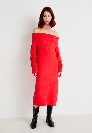 VMBOOM OFF SHOULDER DRESS - Svetríkové šaty - high risk red melange