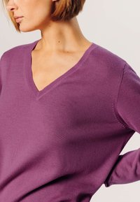 Rodier V-NECK - Strickpullover - parme chine
