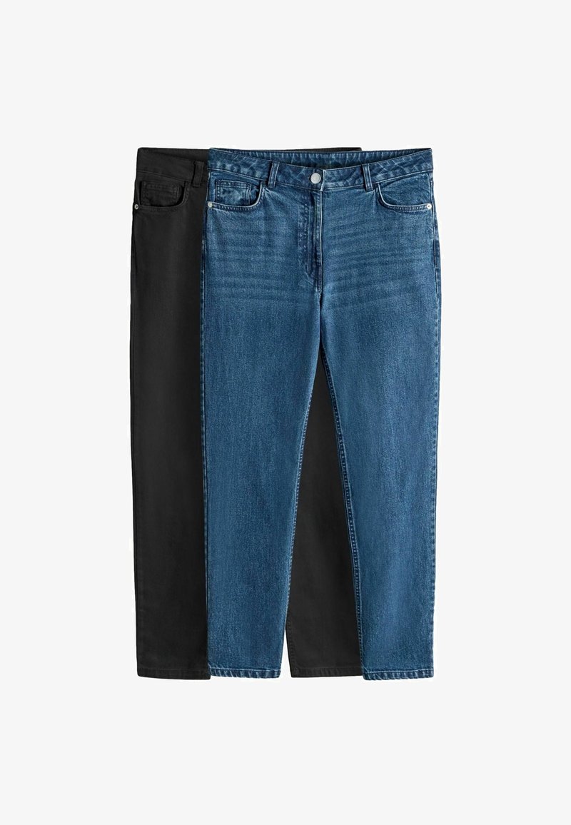 Due paia di jeans esposti verticalmente: uno nero scuro e uno blu medio. Entrambi hanno un classico design a cinque tasche e gamba dritta.