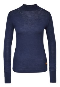 Camiseta de manga larga en navy con un cuello alto y con volantes. Presenta una textura suave y un sutil diseño triangular en el pecho. Incluye una pequeña etiqueta con logo.