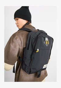 Wybrany, black/mineral