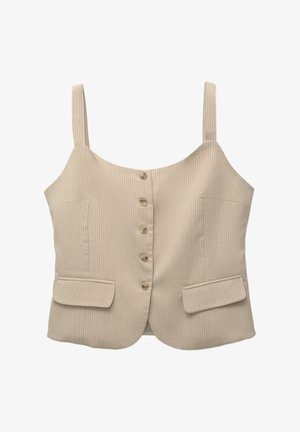 Beige ribbattu cropped-top, ku ittiin dhiibamu qilleensaa xinnaa qabu, sirni quxxisuu shanan gubbaa fi bakkeewwan lamaan dura jiru.