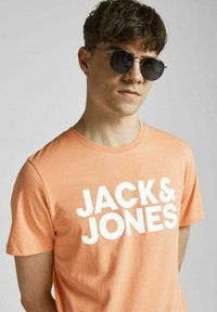 Jack & Jones ECORP LOGO SS O-NECK NOOS - T-shirt basic - shell coral