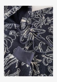 Neselectat, navy paisley