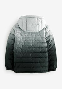 Veste isolante avec un dégradé allant du gris clair au gris foncé, ornée de textures en motifs triangulaires et dotée d'une capuche. Poignets élastiques pour un bon ajustement.