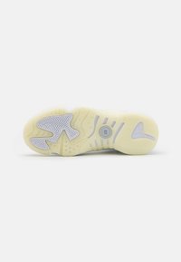 Jordan Korkeavartiset tennarit - white