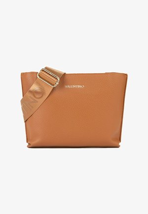 Sac bandoulière Valentino en cuir tanné à texture, avec une large bandoulière réglable et un logo argenté au centre avant.