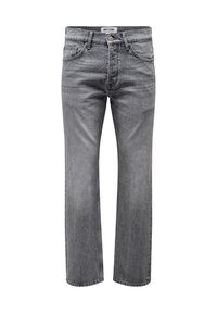 Jeans de mezclilla gris de corte recto, con bolsillos frontales, cremallera en la bragueta y una etiqueta de marca en la cinturilla. Se aprecian ligeras marcas de desgaste.