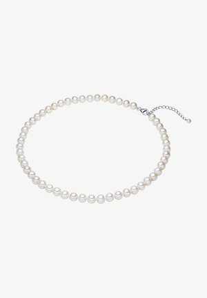 Balto perlų vėrinys su vienodo dydžio perlais, lygiu paviršiumi ir sidabriniu užsegimu, turinčiu reguliuojamą grandinėlę ilgiui pritaikyti.