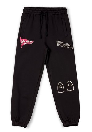 Pantalones de chándal negros con cintura elástica. Presenta el logo en rosa "grmu", "NABL" en blanco y un contorno blanco de zapatillas en la parte inferior de la pierna. Material suave.