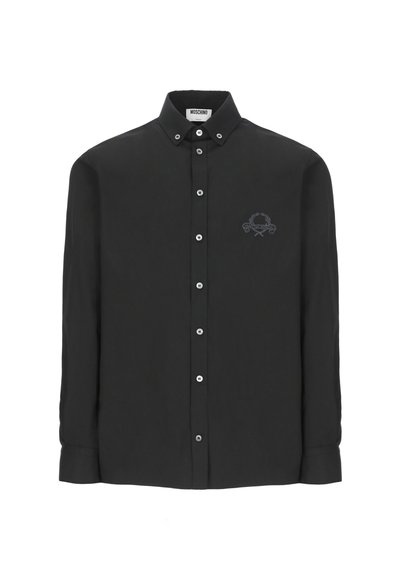 Camicia nera a maniche lunghe con bottoni, colletto abbottonato e un sottile logo ricamato sul lato sinistro del petto, firmata Moschino.