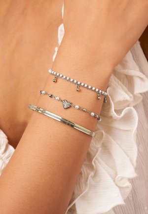 My Jewellery, BRACELET WITH HEART AND IMITATION PEARLS - Armband - zilver stainless steel