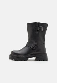 BIAMELLA PULL ON BUCKLE BOOT  - Puszābaki ar platformu - black