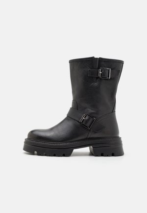 BIAMELLA PULL ON BUCKLE BOOT  - Platform-nilkkurit - black