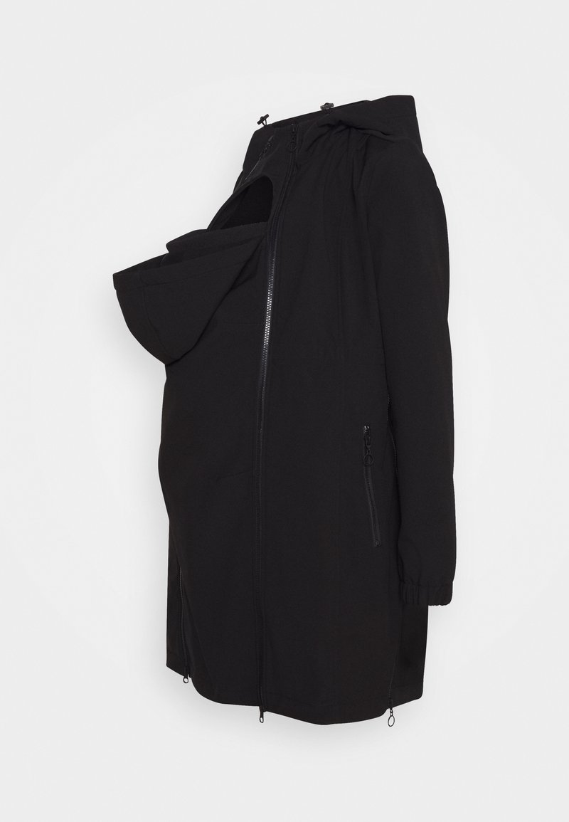 Czarna kurtka ciążowa z zamkiem błyskawicznym z przodu i regulowanym kapturem, zaprojektowana do noszenia dziecka z wydłużoną kieszenią na noszenie niemowlęcia.