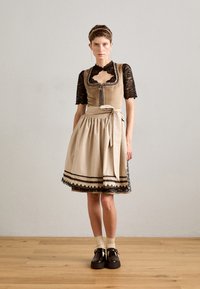 Krüger Dirndl Dirndlica - hellbraun
